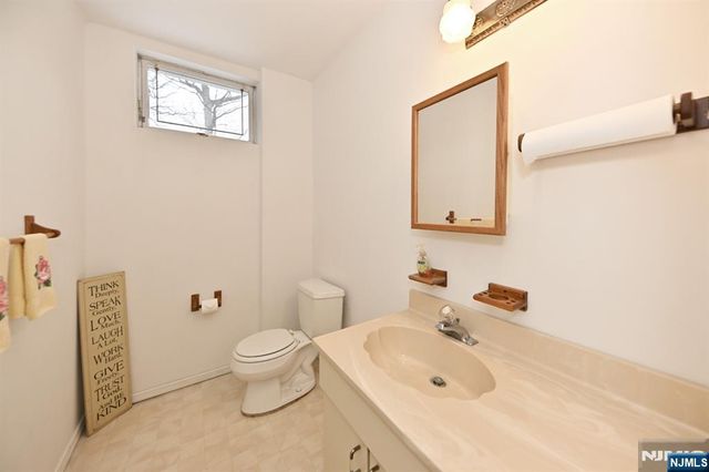 513 Lydia Lane, Wyckoff, NJ 07481