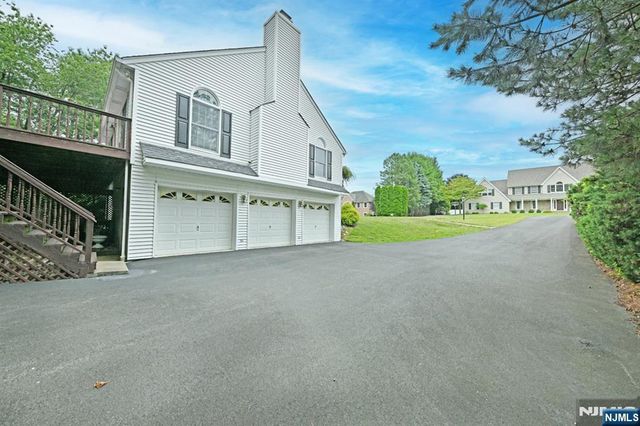 513 Lydia Lane, Wyckoff, NJ 07481