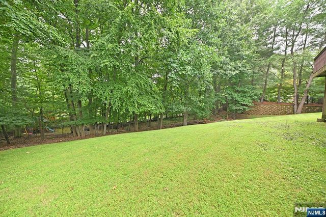 513 Lydia Lane, Wyckoff, NJ 07481