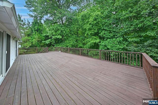 513 Lydia Lane, Wyckoff, NJ 07481