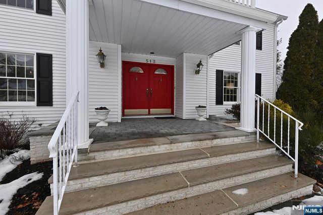 513 Lydia Lane, Wyckoff, NJ 07481