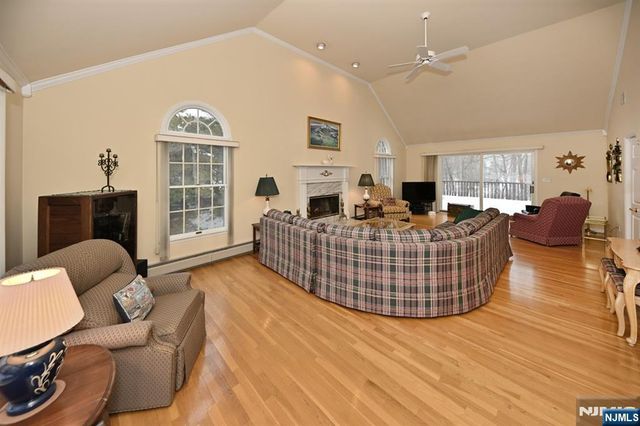 513 Lydia Lane, Wyckoff, NJ 07481