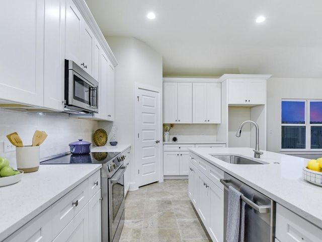 9808 Becoming ST, Manor, TX 78653