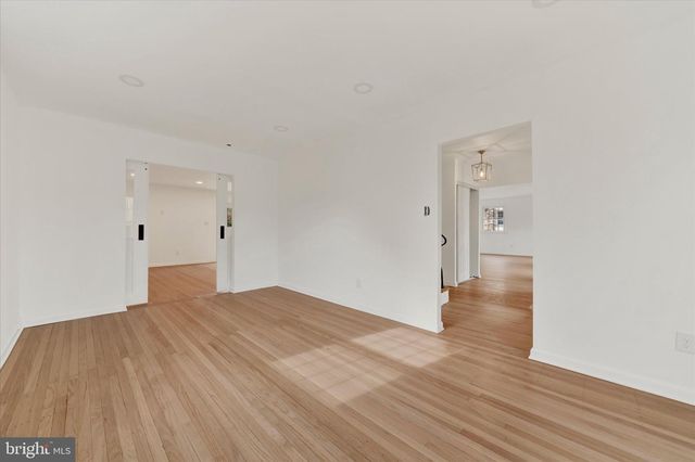 658 W ROLLING RD, Springfield, PA 19064