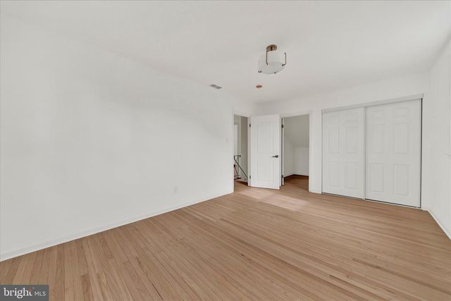 658 W ROLLING RD, Springfield, PA 19064