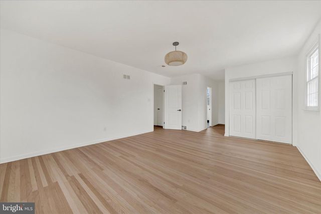 658 W ROLLING RD, Springfield, PA 19064