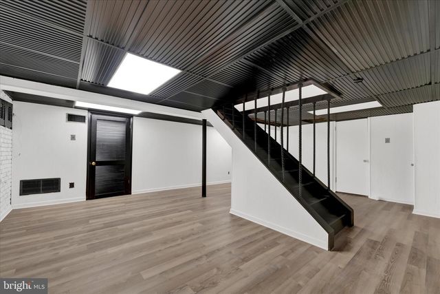 658 W ROLLING RD, Springfield, PA 19064