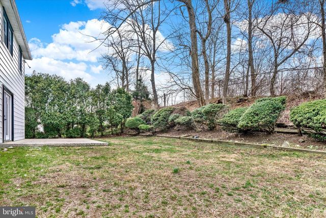 658 W ROLLING RD, Springfield, PA 19064