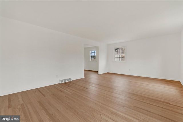 658 W ROLLING RD, Springfield, PA 19064