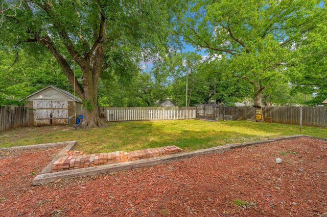 901 N Merchant St, Belle Plaine, KS 67013