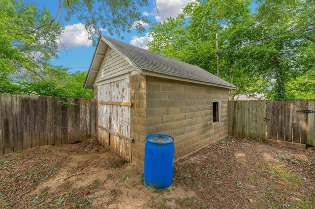 901 N Merchant St, Belle Plaine, KS 67013