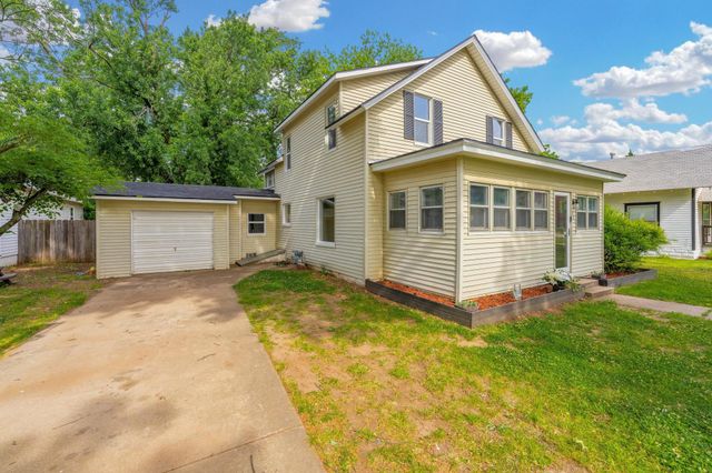 901 N Merchant St, Belle Plaine, KS 67013