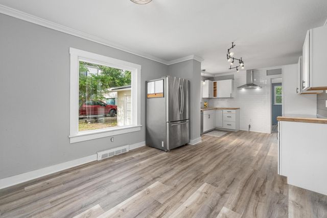 901 N Merchant St, Belle Plaine, KS 67013