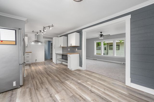 901 N Merchant St, Belle Plaine, KS 67013