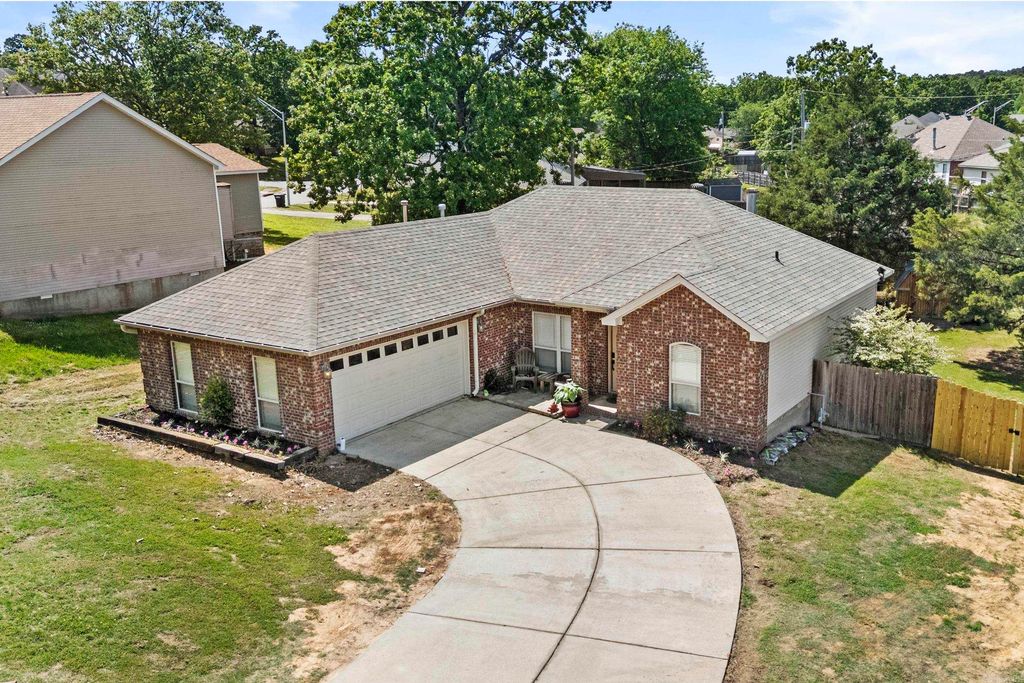 10610 Rockbrook Dr, Sherwood, AR 72120