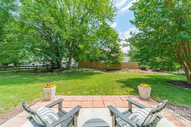 9217 Four Acre Court, Charlotte, NC 28210