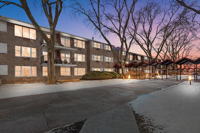 8712 Skokie Boulevard 3L, Skokie, IL 60076