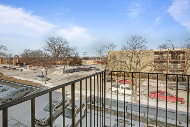 8712 Skokie Boulevard 3L, Skokie, IL 60076