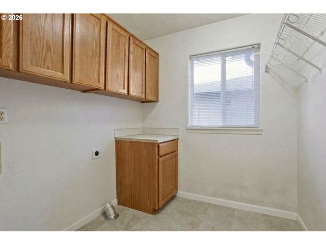 1427 Ne 84TH Way, Hillsboro, OR 97006