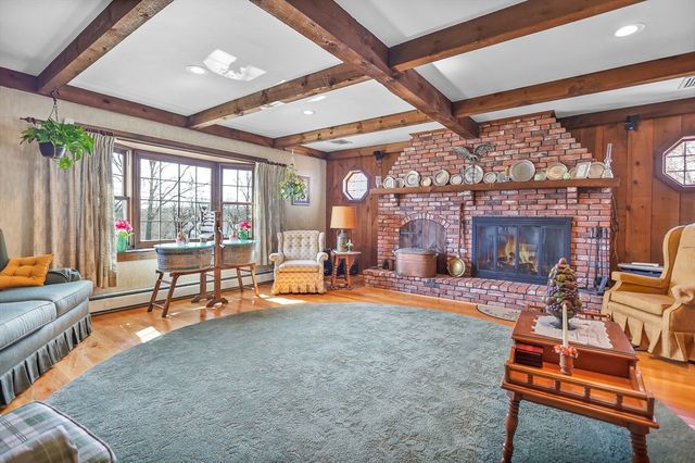 71 North Lowell St, Methuen, MA 01844