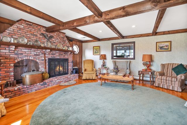 71 North Lowell St, Methuen, MA 01844