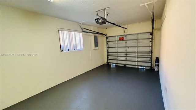 16605 SW 90th St, Miami, FL 33196