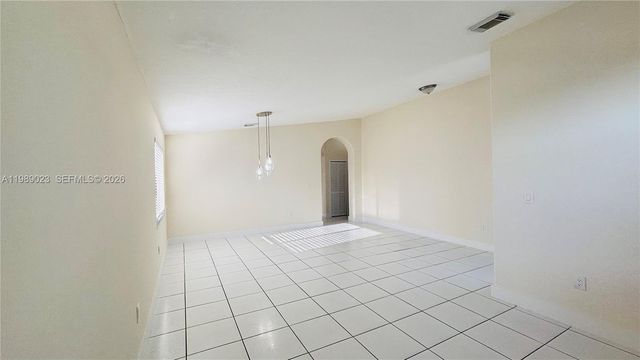 16605 SW 90th St, Miami, FL 33196