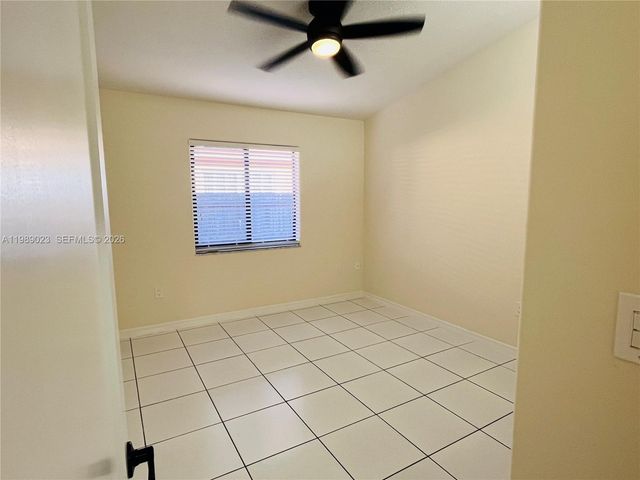 16605 SW 90th St, Miami, FL 33196