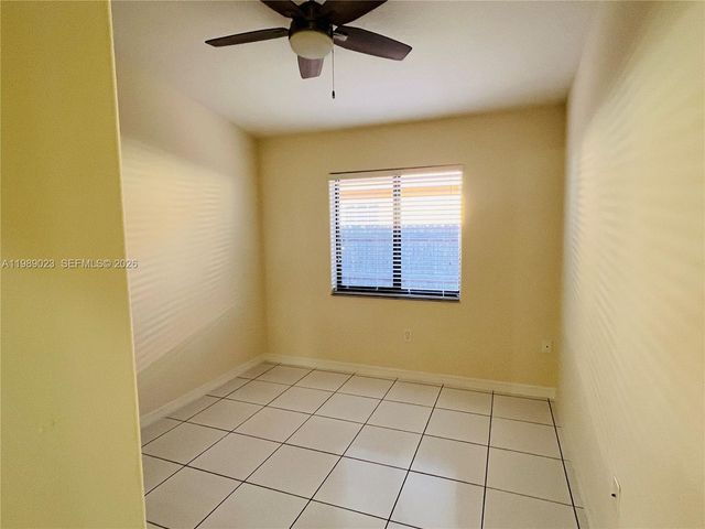 16605 SW 90th St, Miami, FL 33196