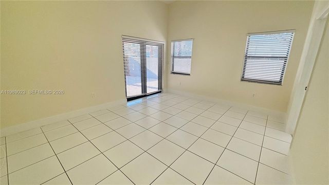 16605 SW 90th St, Miami, FL 33196