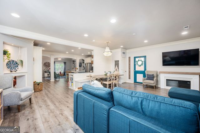 451 Village View, Woodstock, GA 30188