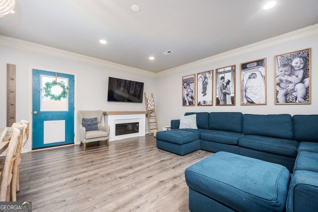 451 Village View, Woodstock, GA 30188