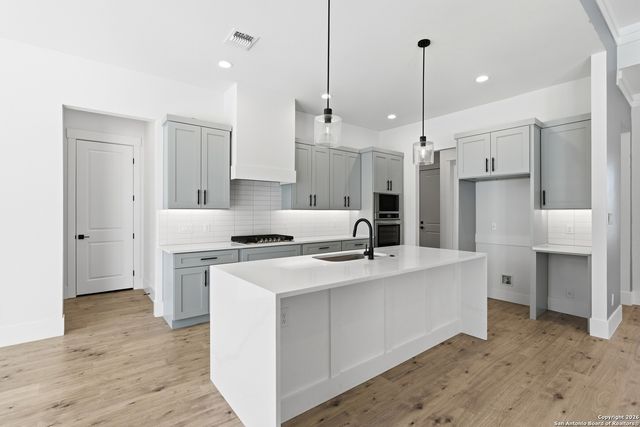 389 Rio Cir, Pipe Creek, TX 78063