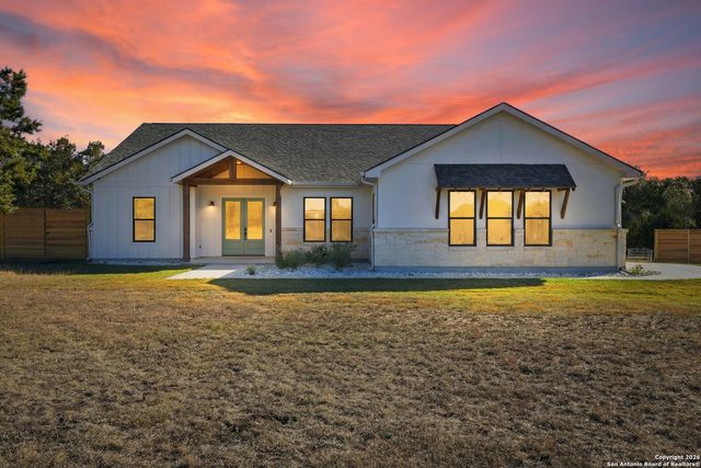 389 Rio Cir, Pipe Creek, TX 78063