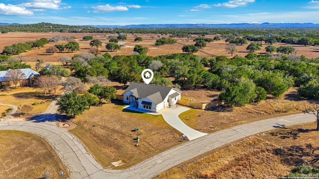 389 Rio Cir, Pipe Creek, TX 78063