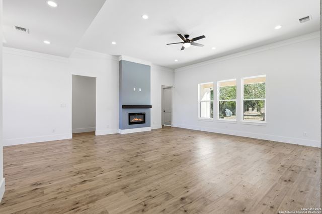 389 Rio Cir, Pipe Creek, TX 78063