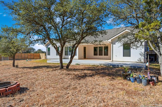 389 Rio Cir, Pipe Creek, TX 78063