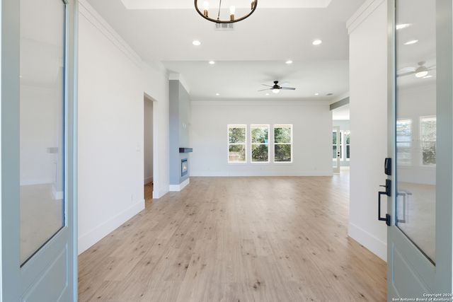 389 Rio Cir, Pipe Creek, TX 78063