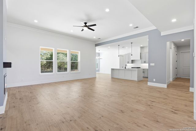 389 Rio Cir, Pipe Creek, TX 78063