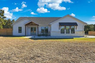 389 Rio Cir, Pipe Creek, TX 78063