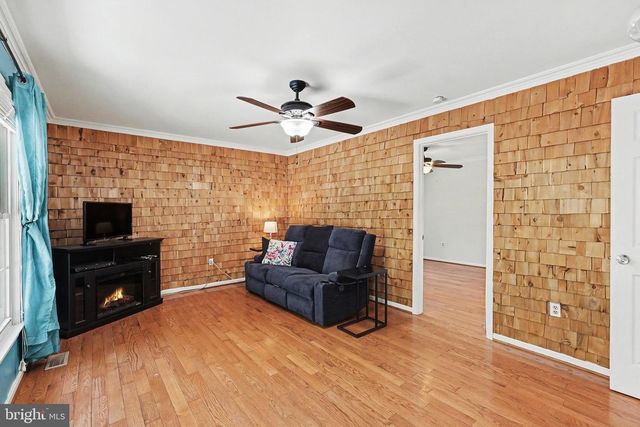 1014 POTOMAC DR, Stafford, VA 22554