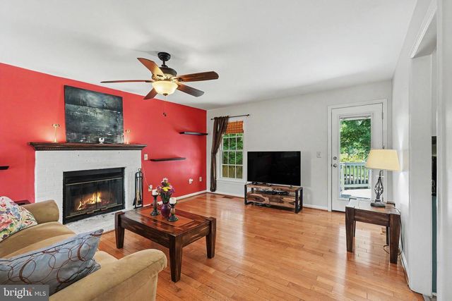 1014 POTOMAC DR, Stafford, VA 22554