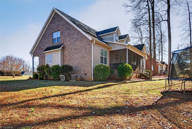 2973 Bridge Point Drive, Sophia, NC 27350