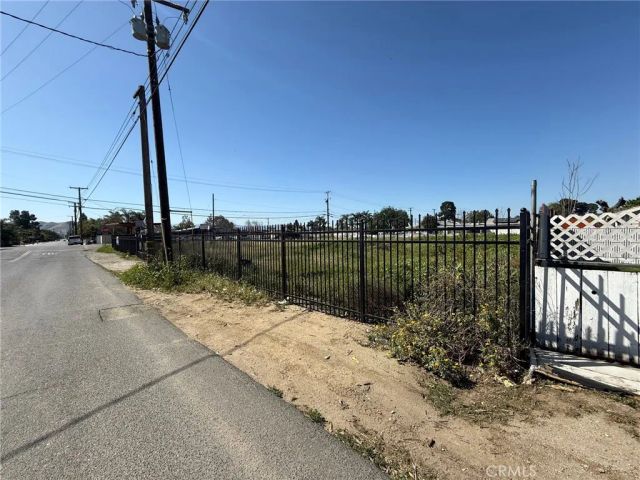 10621 Jurupa Rd, Jurupa Valley, CA 91752