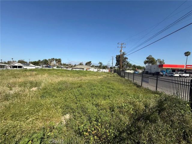 10621 Jurupa Rd, Jurupa Valley, CA 91752