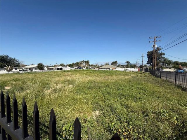 10621 Jurupa Rd, Jurupa Valley, CA 91752