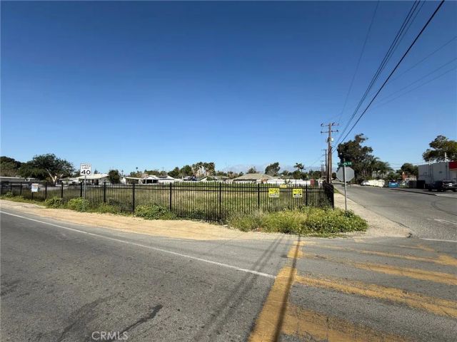 10621 Jurupa Rd, Jurupa Valley, CA 91752