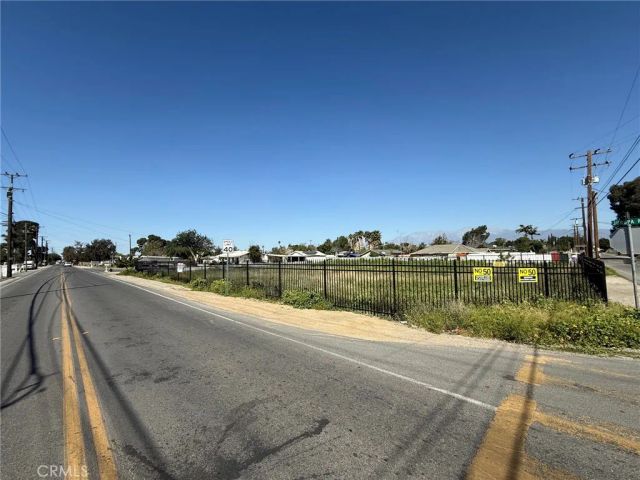 10621 Jurupa Rd, Jurupa Valley, CA 91752