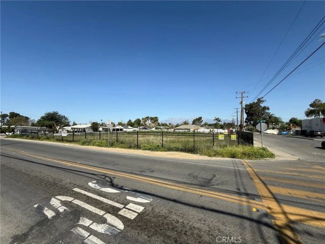 10621 Jurupa Rd, Jurupa Valley, CA 91752