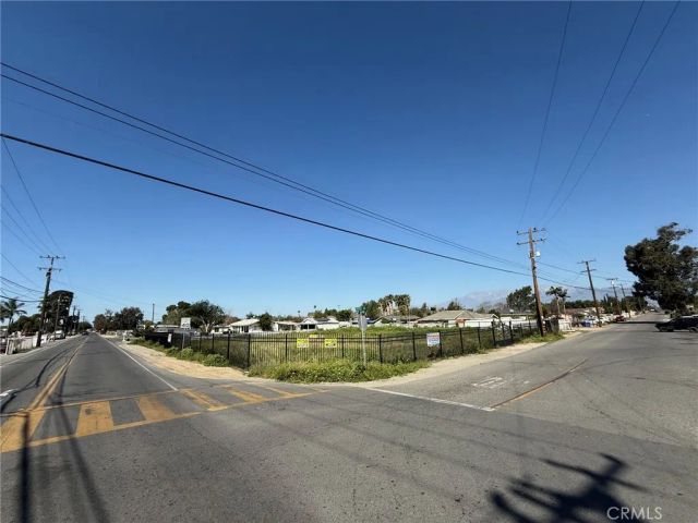 10621 Jurupa Rd, Jurupa Valley, CA 91752